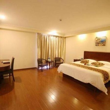Greentree Inn Suzhou Industrial Zone Yangcheng Lake Weiting Mong Kok Express Hotel Exterior photo