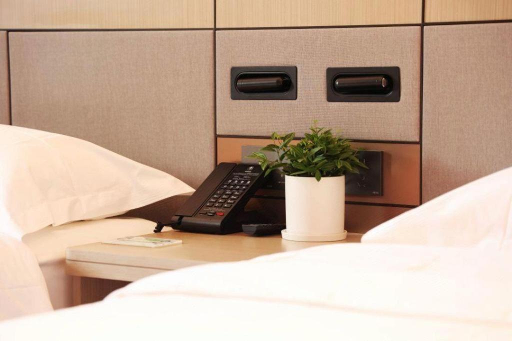 Greentree Inn Suzhou Industrial Zone Yangcheng Lake Weiting Mong Kok Express Hotel Exterior photo