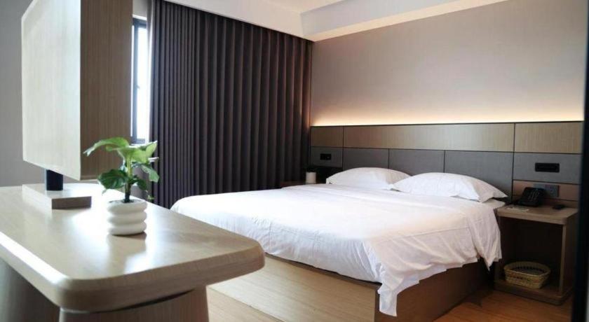 Greentree Inn Suzhou Industrial Zone Yangcheng Lake Weiting Mong Kok Express Hotel Exterior photo